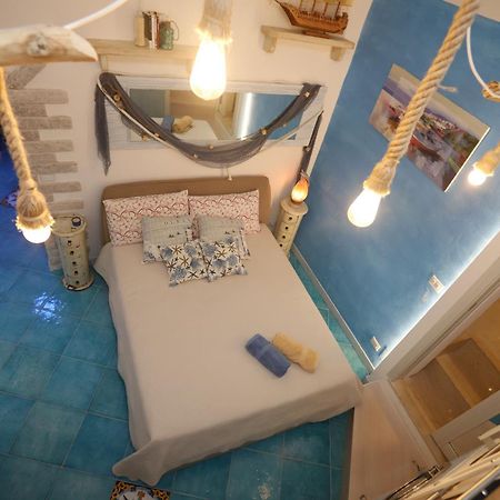 Piazzetta Petrone Apartments + Parking В'єсте Екстер'єр фото