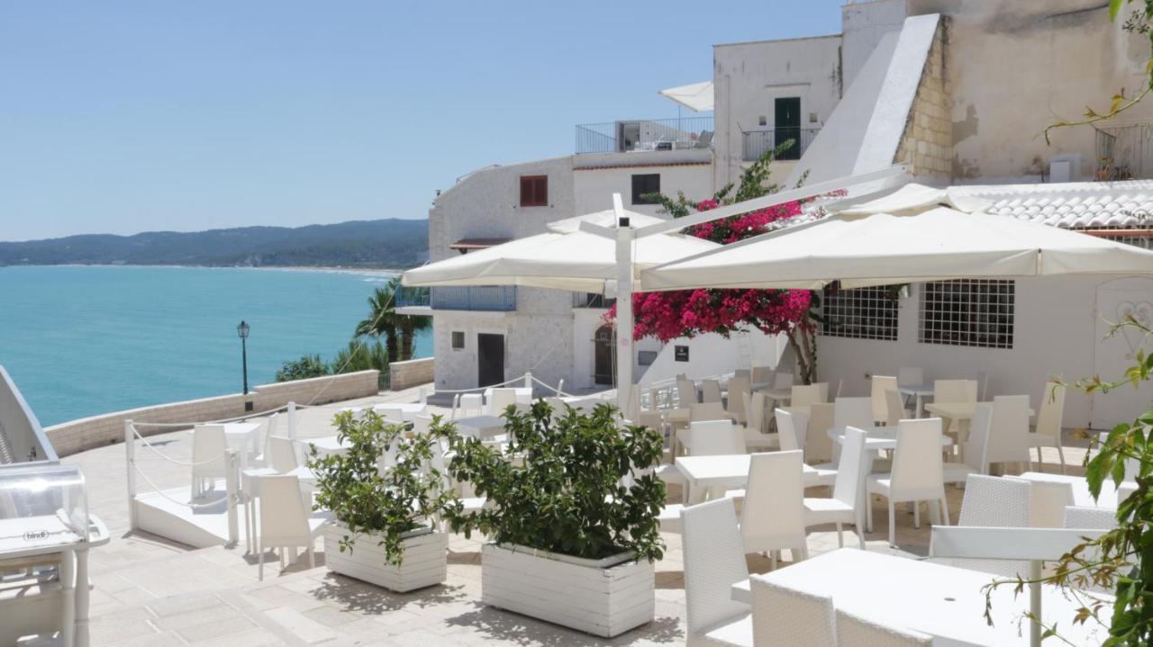 Piazzetta Petrone Apartments + Parking В'єсте Екстер'єр фото