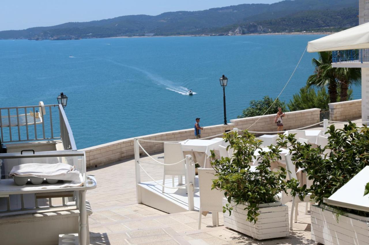 Piazzetta Petrone Apartments + Parking В'єсте Екстер'єр фото