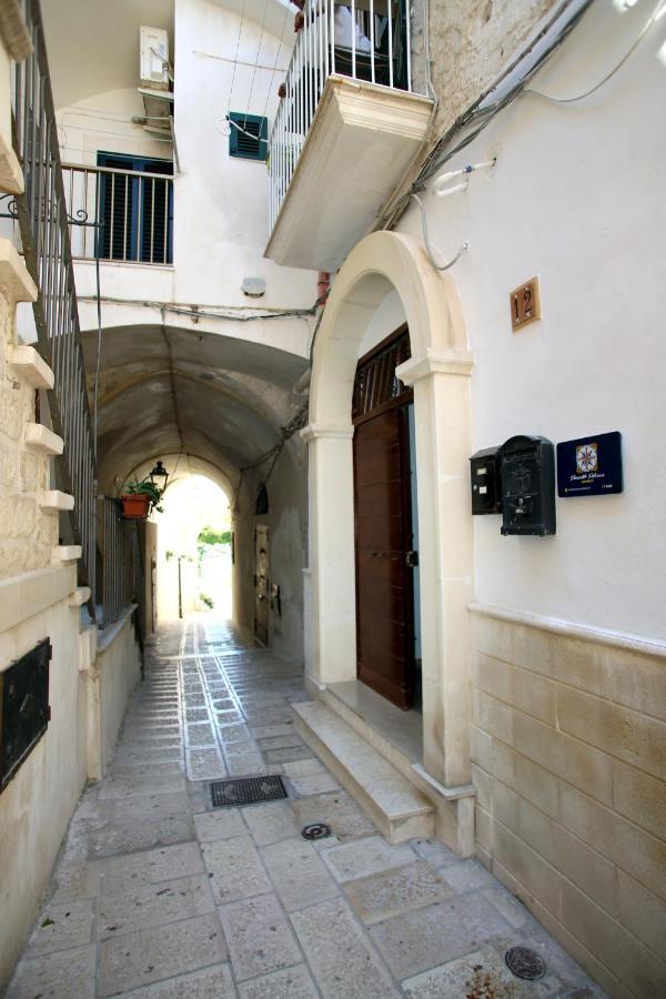 Piazzetta Petrone Apartments + Parking В'єсте Екстер'єр фото