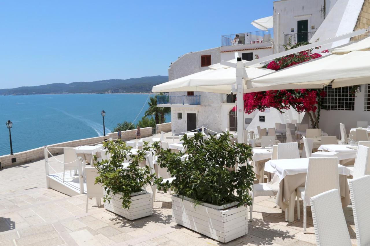 Piazzetta Petrone Apartments + Parking В'єсте Екстер'єр фото