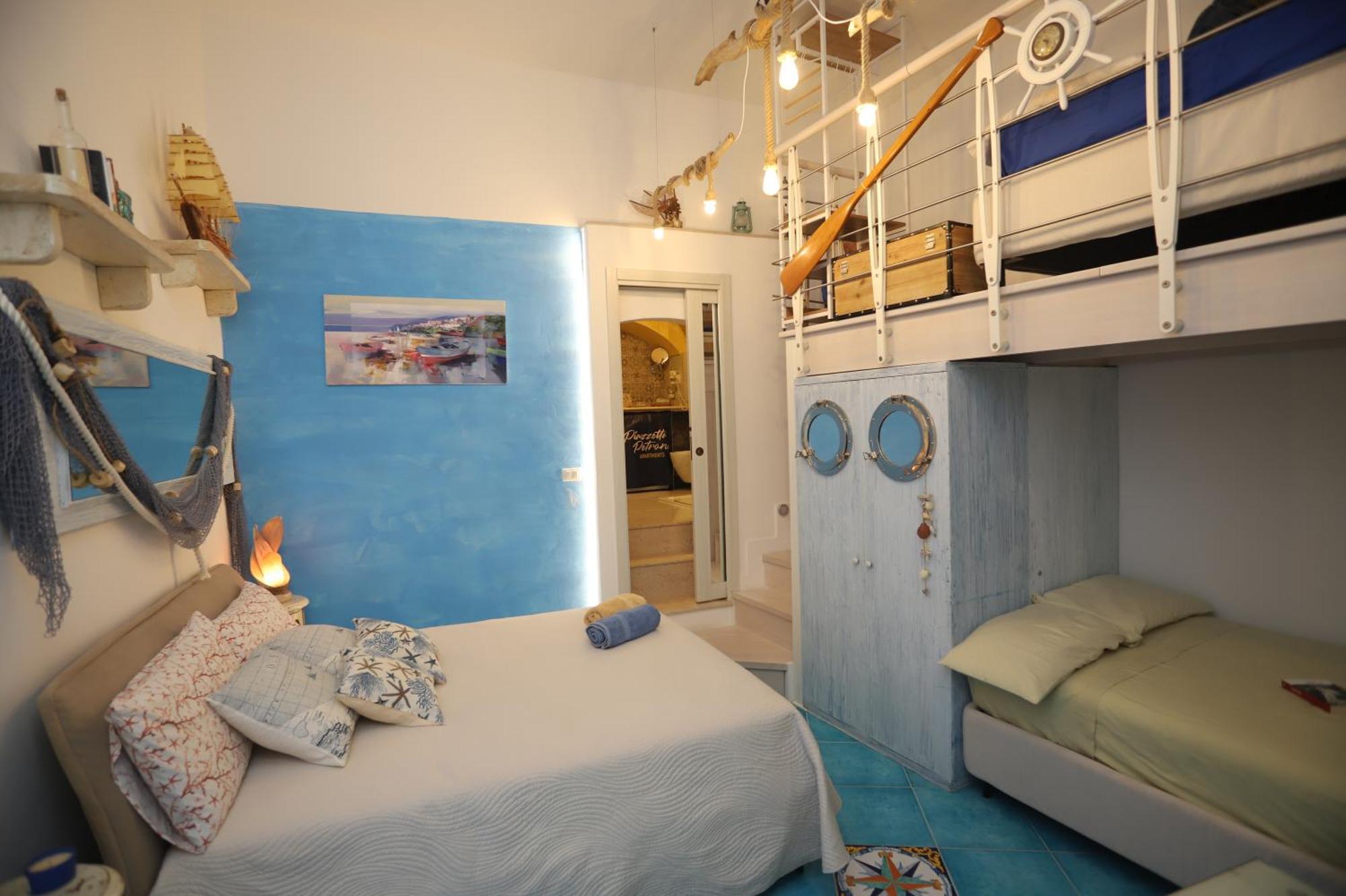 Piazzetta Petrone Apartments + Parking В'єсте Екстер'єр фото