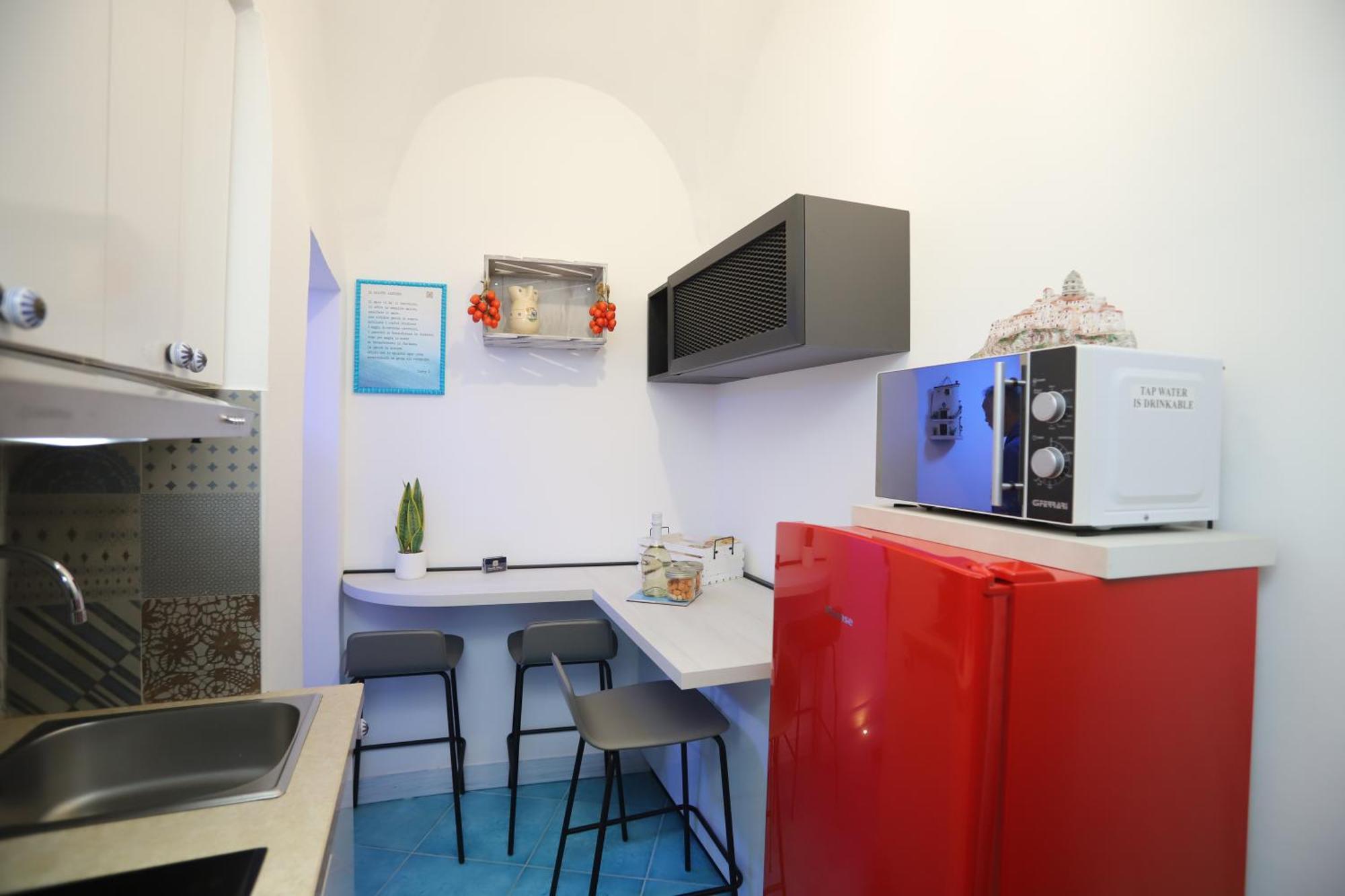 Piazzetta Petrone Apartments + Parking В'єсте Екстер'єр фото
